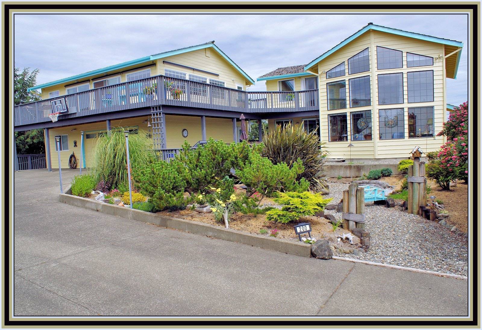 OCEAN SHORES REAL ESTATE 30 secondsbeach! 2 homes. Db